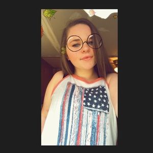 Meet your Posher, Brittany